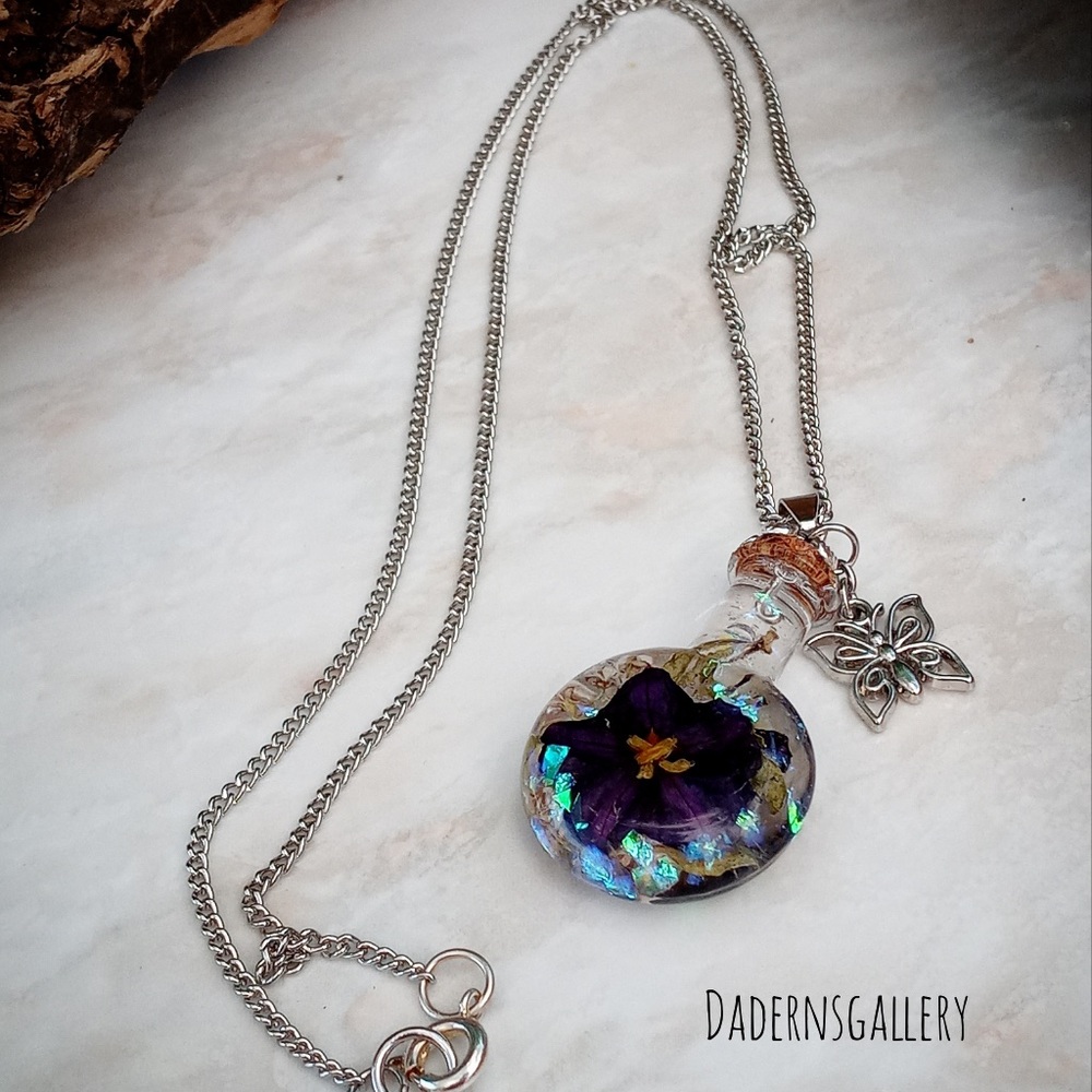 Not for sale‼️Handmade terrarium necklace dried flower capsuled in a bottle - Picture 3 of 11